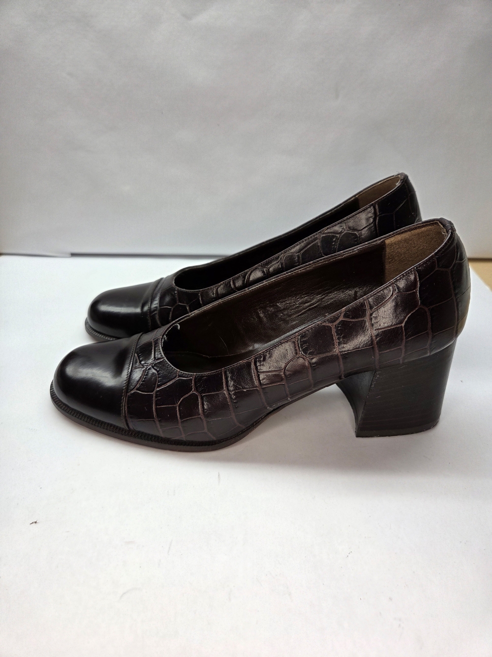 Brighton Croc-Embossed Block Heel Pumps Leather Dark Brown Size M
